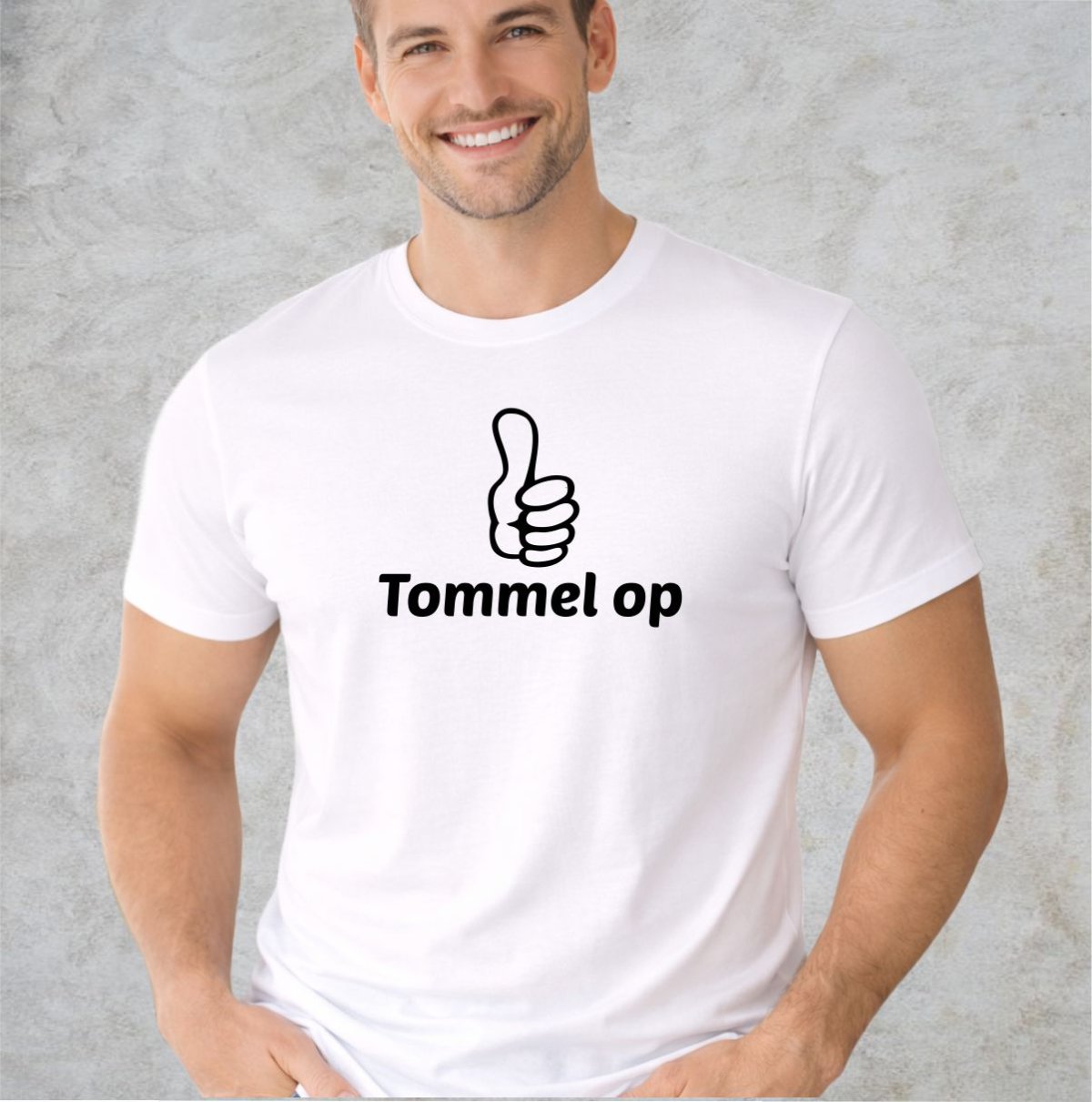 Tommel op T-shirt – Positivt og enkelt design